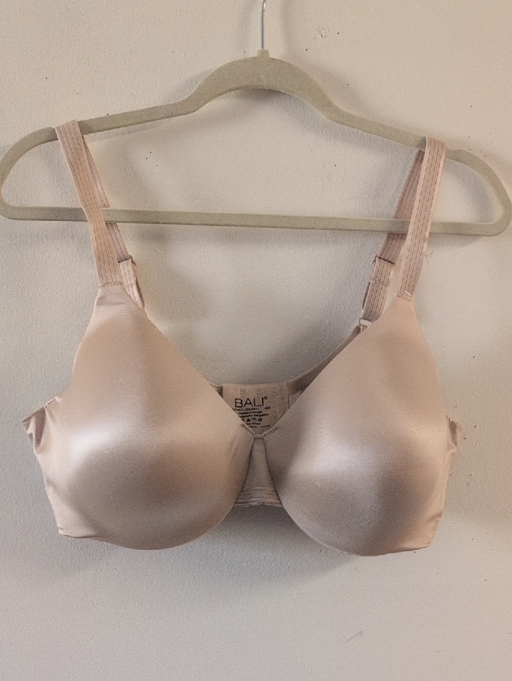 Bali T-Shirt Bra in Light Nude NWT